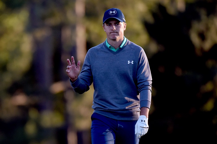 Spieth survives with one-stroke lead