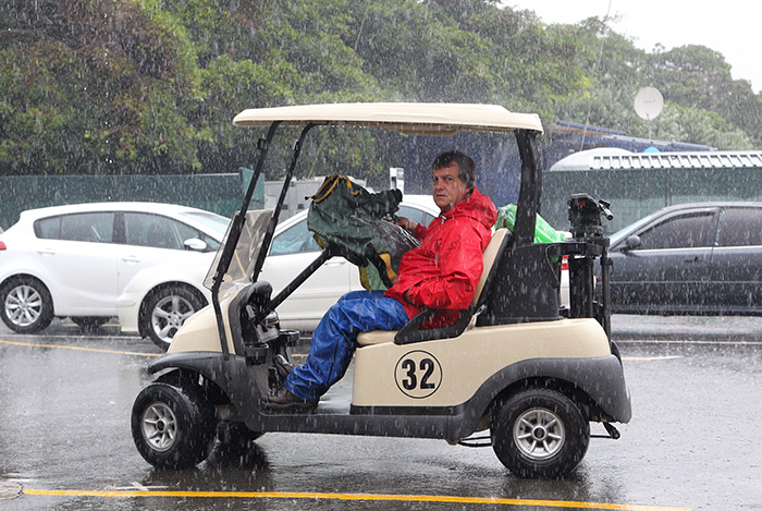 Hurricanes halt golf tournaments