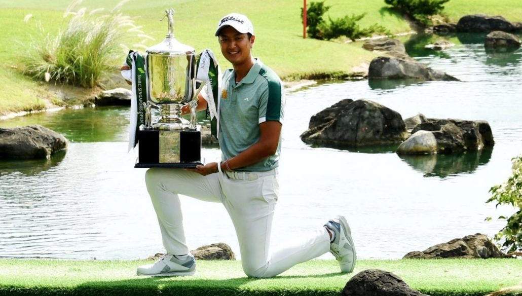 Sadom Kaewkanjana Singapore Open 2022 trophy