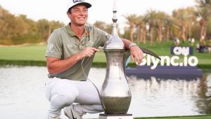 Viktor Hovland Dubai Desert Classic trophy 2022