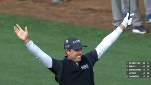 Schwartzel eagles 10th Masters