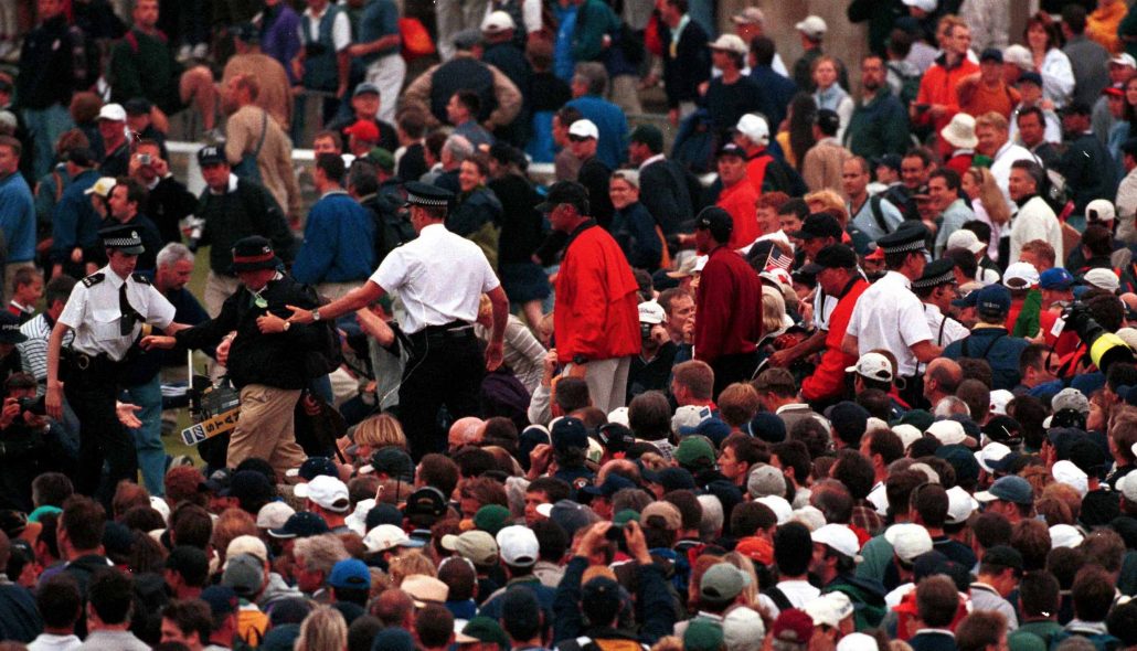 St Andrews fans The Open 2000