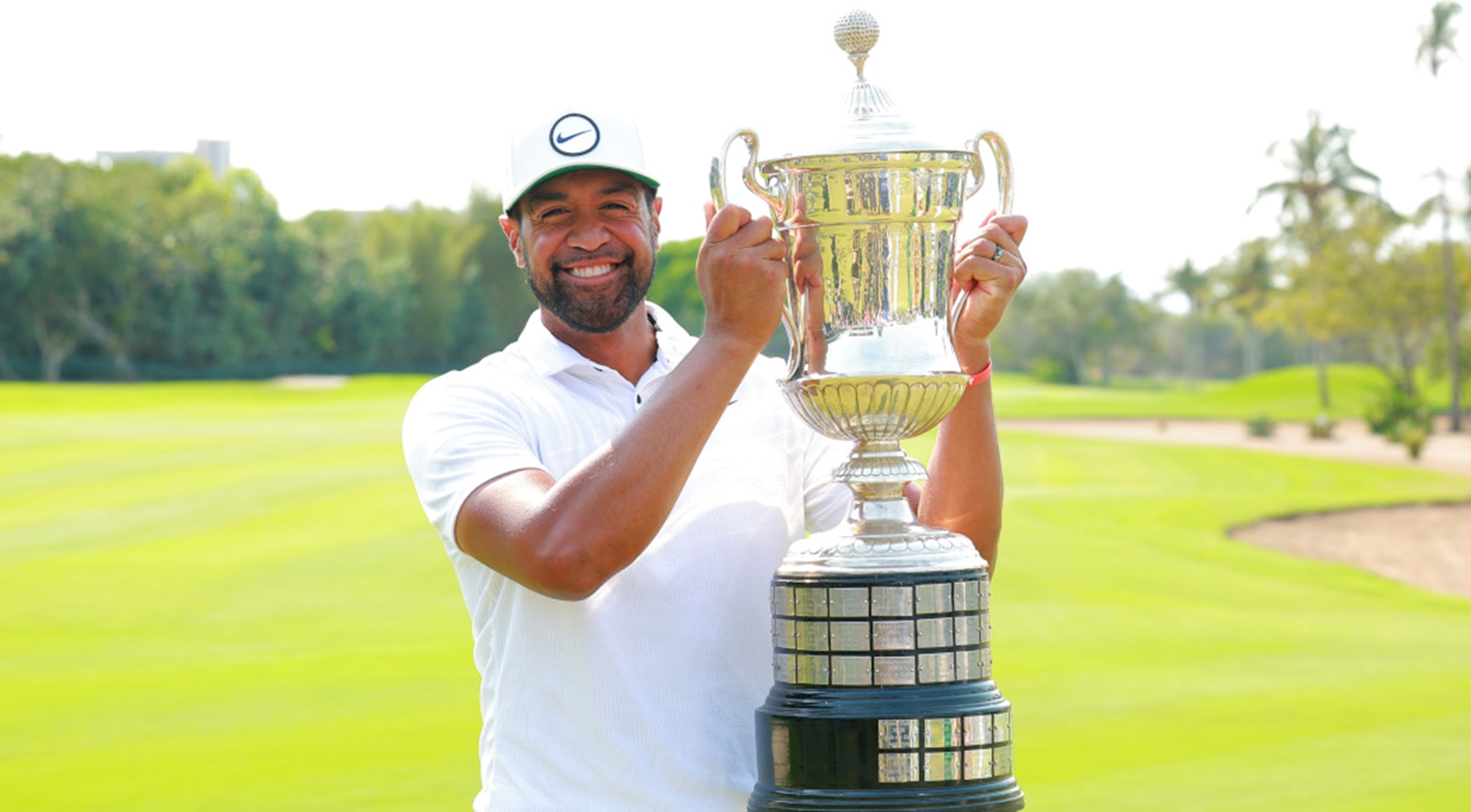 Finau holds off Rahm to win Mexico Open