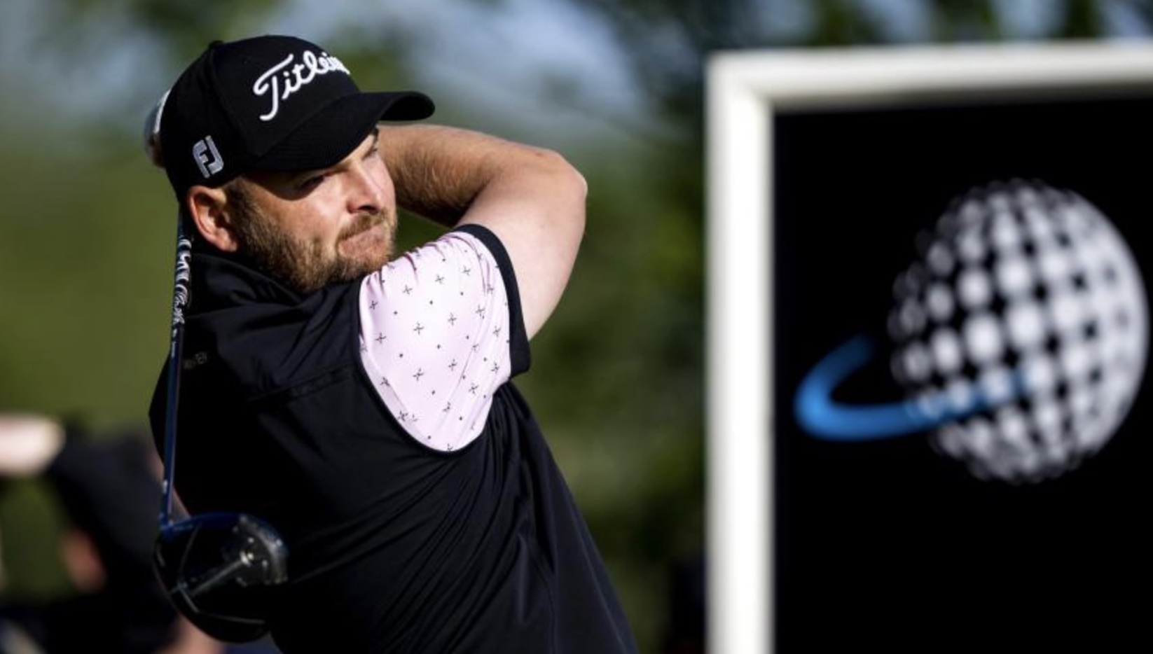 Smith leads French Open, Lombard lurks