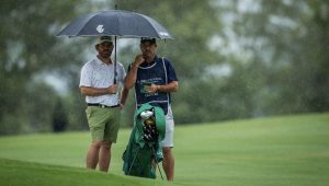 Louis Oosthuizen rain 10 Dec 2023 Sunshine Tour