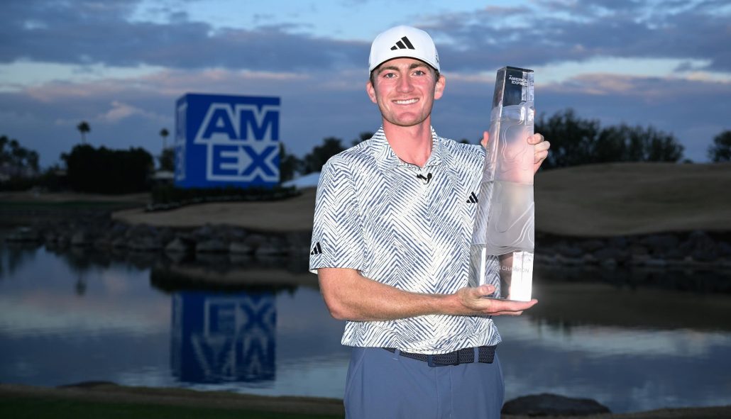 Nick Dunlap trophy 21 Jan 2024 Orlando Ramirez Getty Images